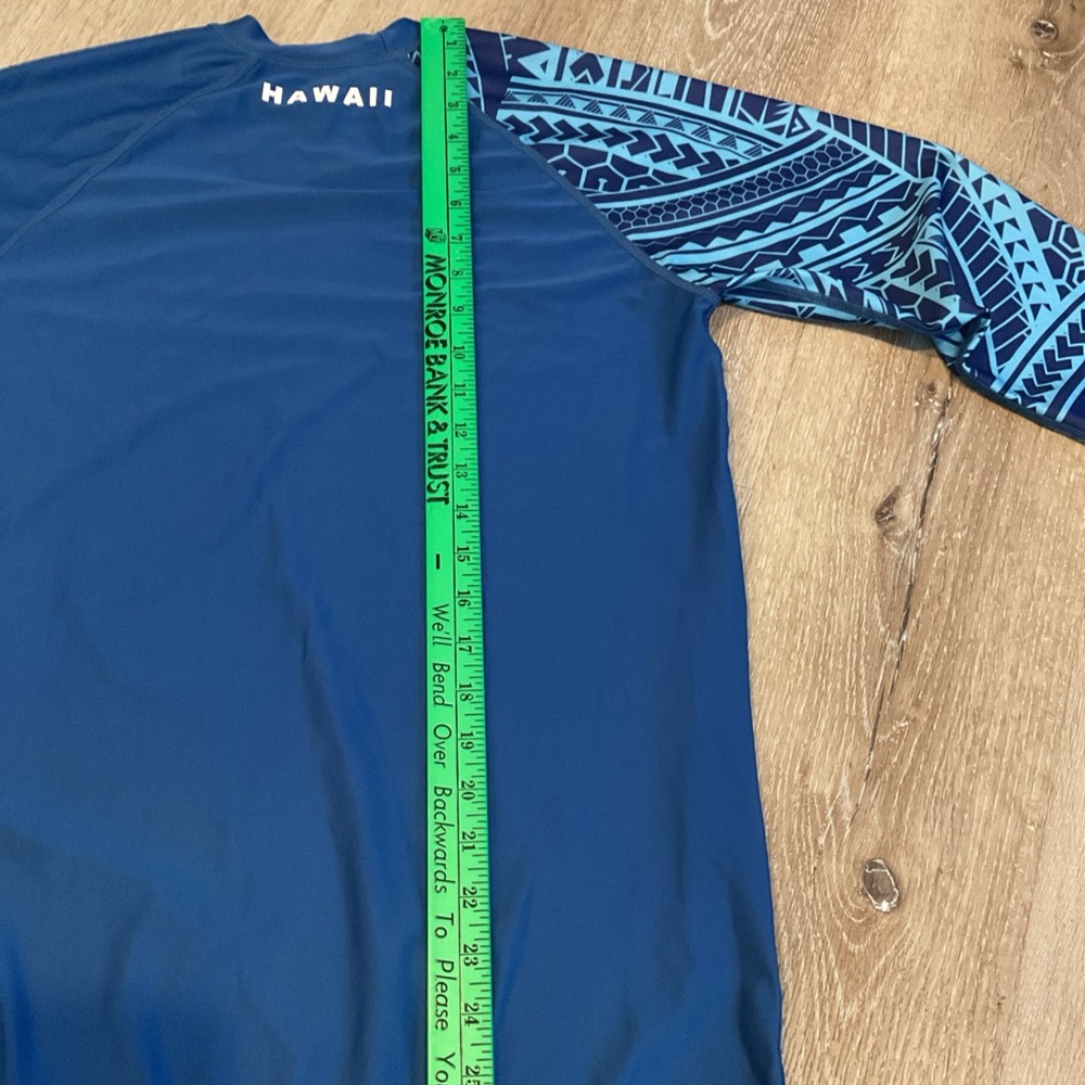 Hawaii Lea - Blue Long Sleeve Rash Guard with Tribal Print - Ladies Size Small - Picture 12 of 13